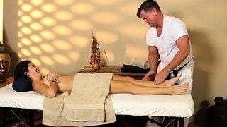 Babe spermed by masseur